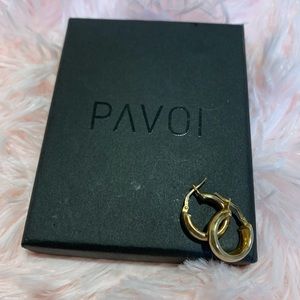 BRAN NEW! Small Gold thick hoop earrings